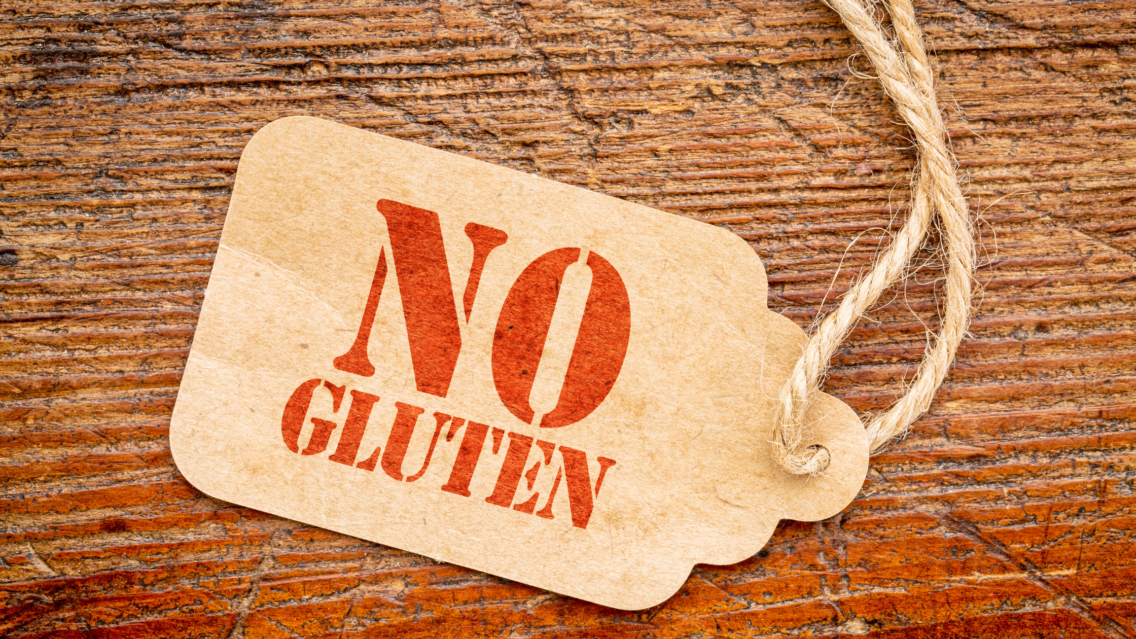 tag saying "no gluten" on a table